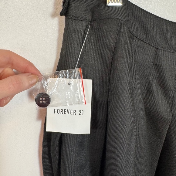 NWT Forever 21+ Classic Black Pleated Mini Skirt Size 0X - Picture 2 of 11